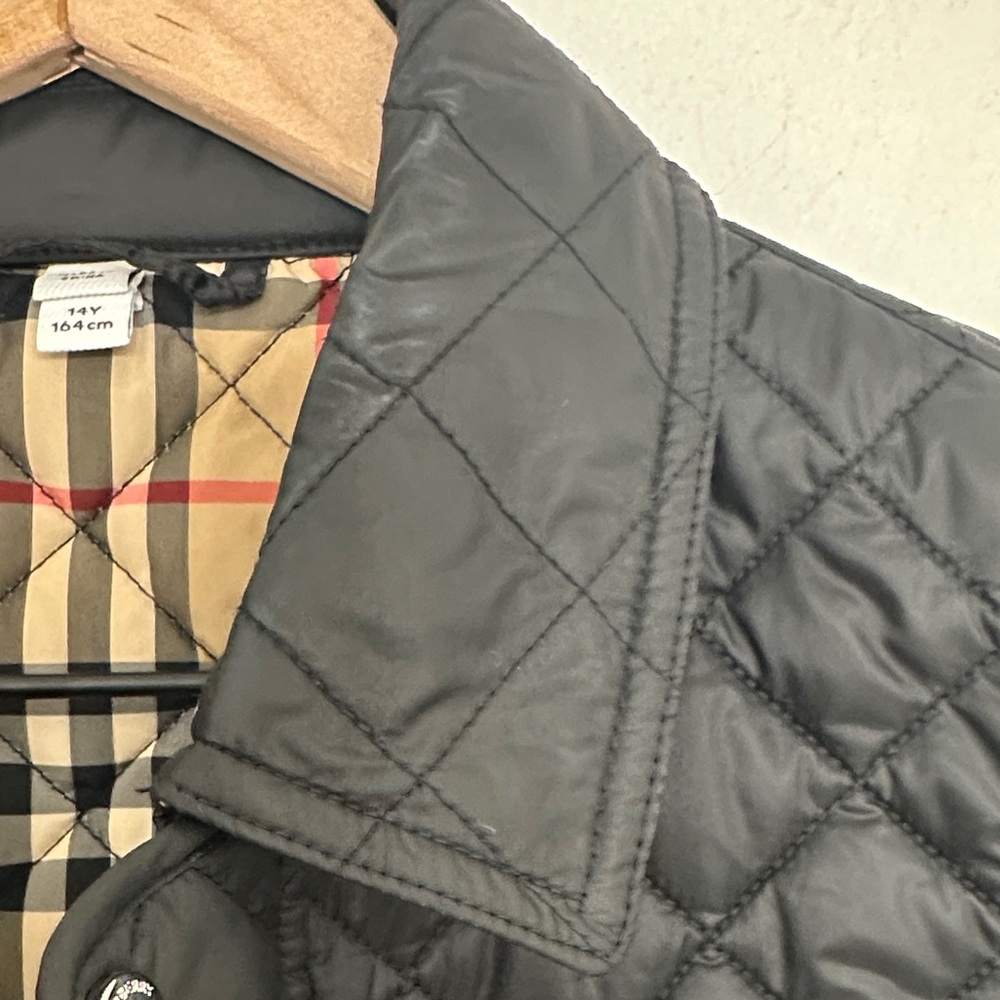 Burberry Black Quilted Kids Puffer Jacket - Picture 10 of 11